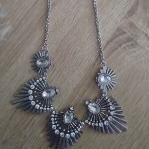 Necklace and earrings set